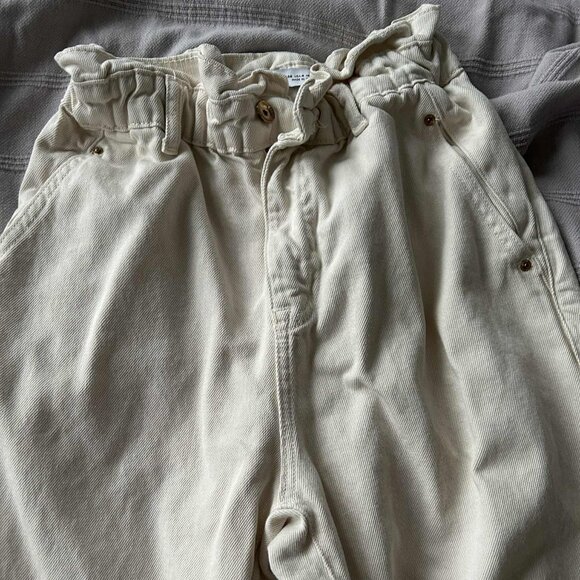 Zara Denim - Zara Ecru Barrel Leg Paperbag Waist High Rise Sculptural Denim Jeans - US 4